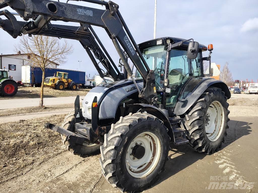Valtra C120 Traktorji