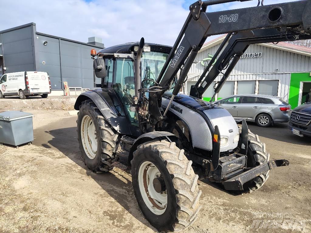 Valtra C120 Traktorji