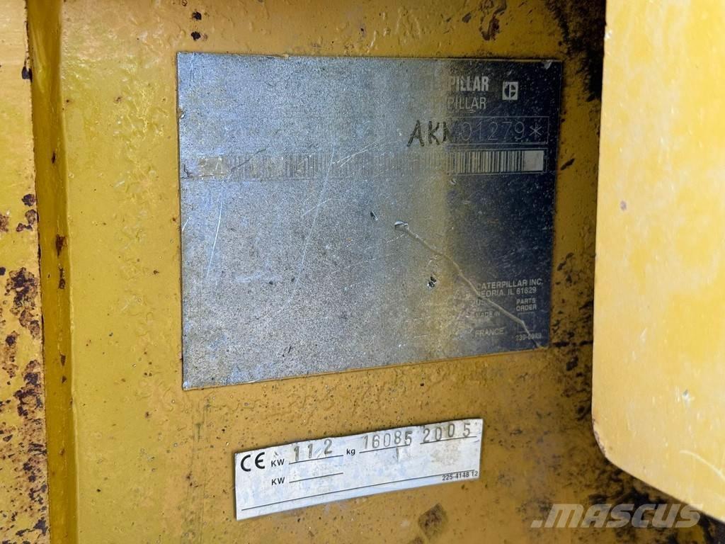 CAT D6N XL Buldožerji goseničarji