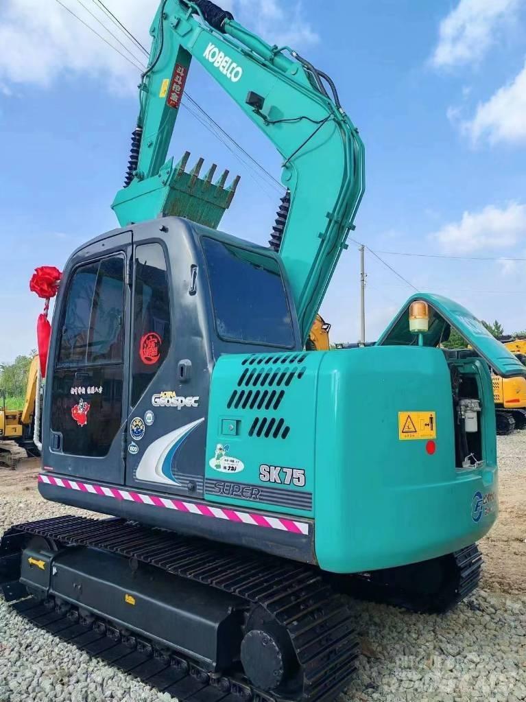 Kobelco SK 75 Bagri goseničarji