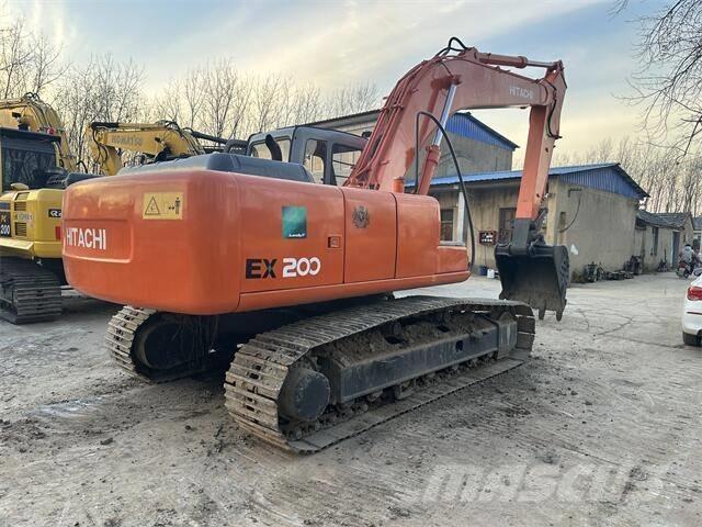 Hitachi EX200 Bagri goseničarji