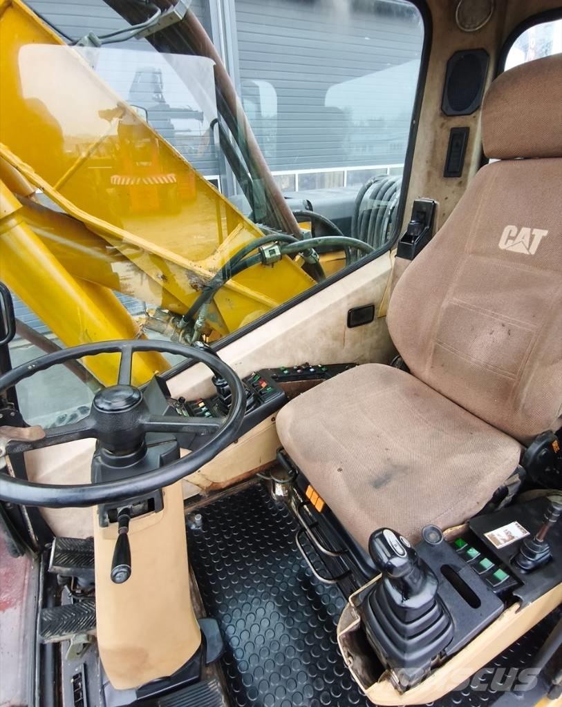 CAT M 315 Bagri na kolesih