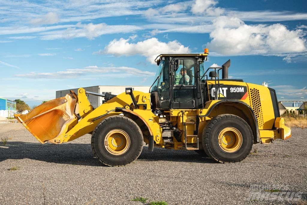 CAT 950M Kolesni nakladalci