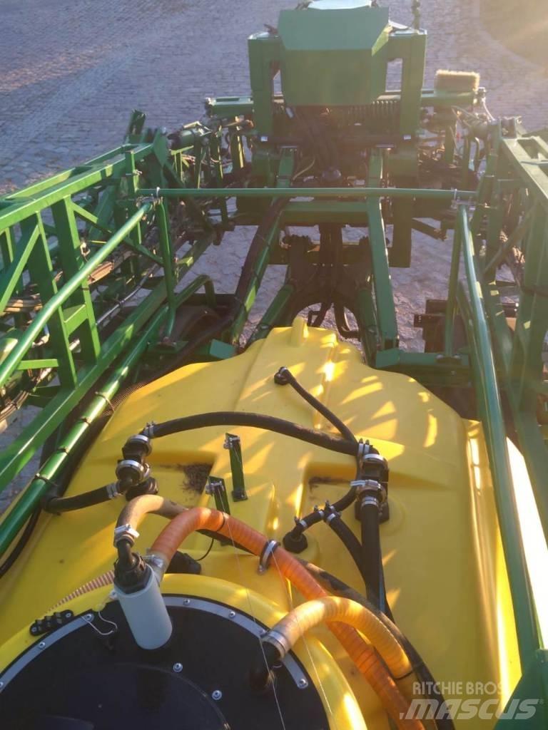 John Deere R944i Vlečne škropilnice