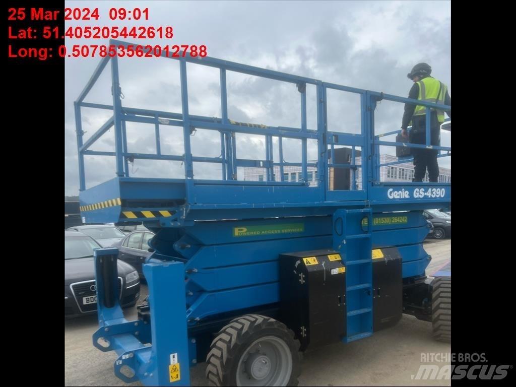 Genie GS 4390 Škarjaste dvižne ploščadi