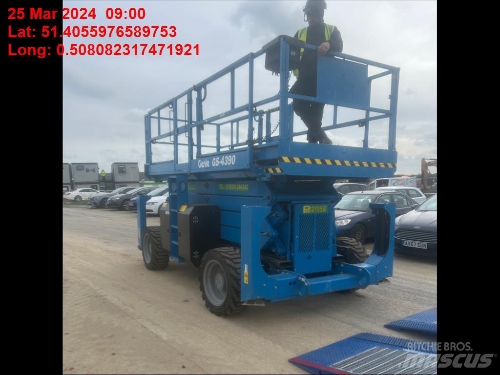 Genie GS 4390 Škarjaste dvižne ploščadi