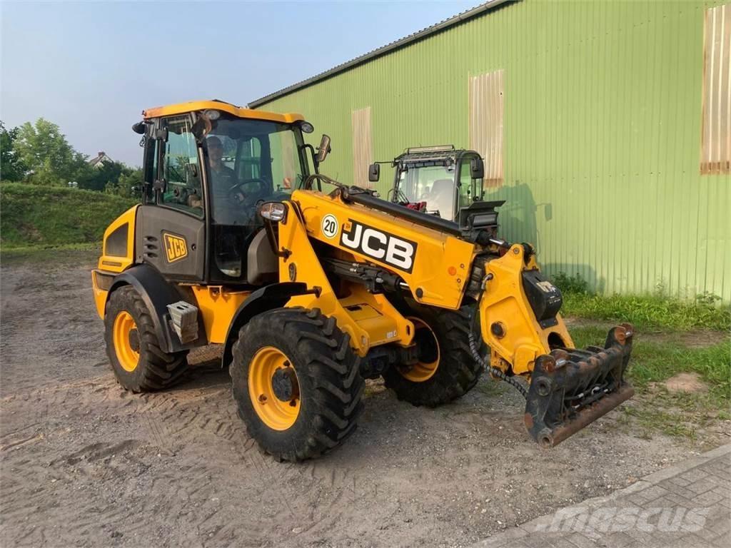 JCB TM 220 Kmetijski teleskopski nakladalci
