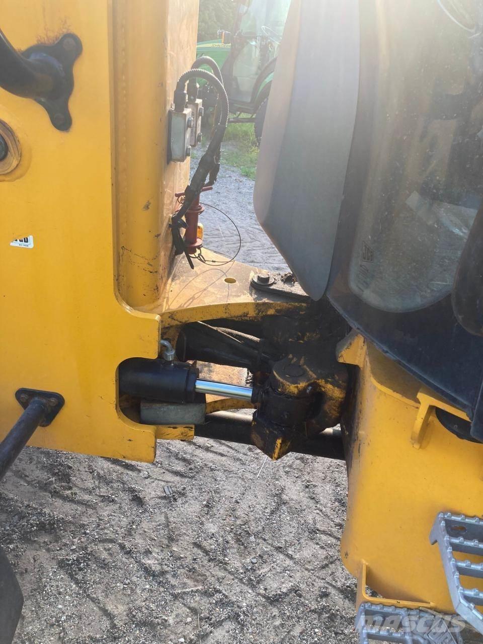 JCB TM 220 Kmetijski teleskopski nakladalci