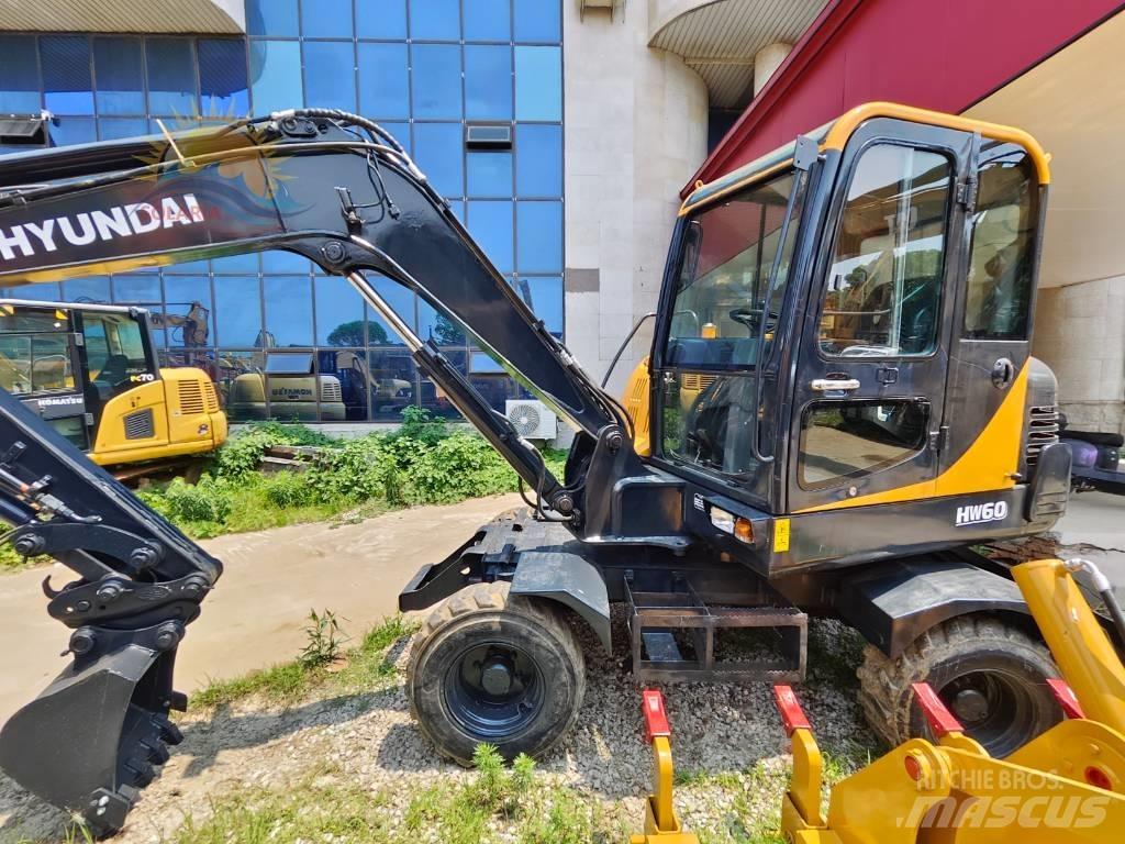 Hyundai Robex 60 W Bagri na kolesih