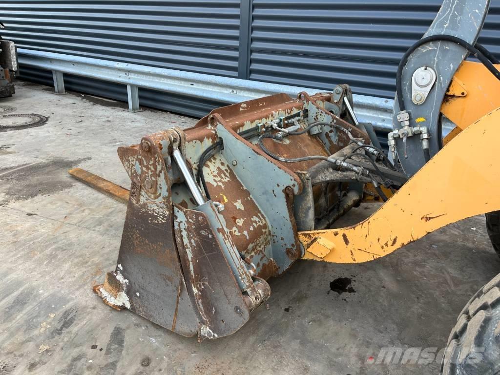 Liebherr L 506 Kolesni nakladalci