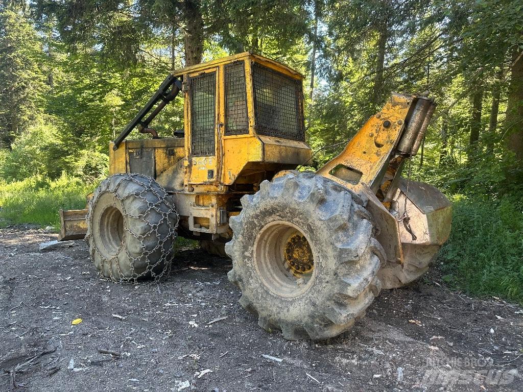 John Deere 540 E Skiderji