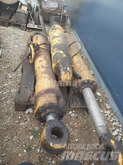 Liebherr A914 - Druga dvigala in dvižne ploščadi