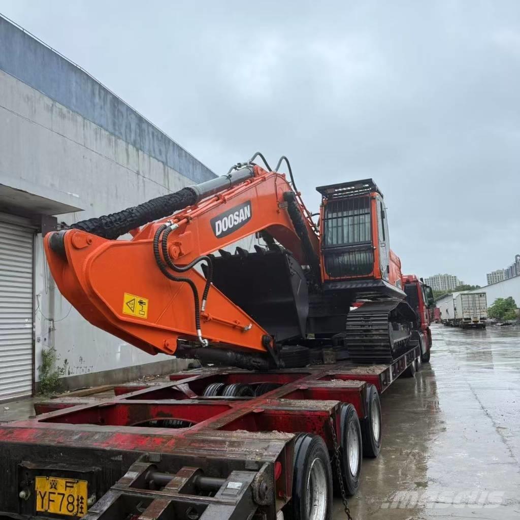 Doosan DX 225 LCA Bagri goseničarji