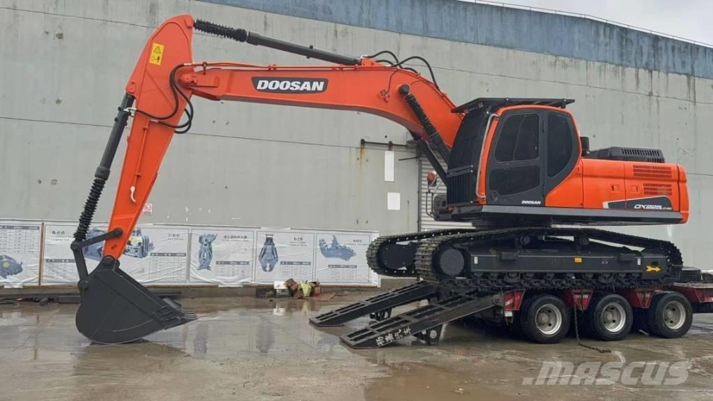 Doosan DX 225 LCA Bagri goseničarji