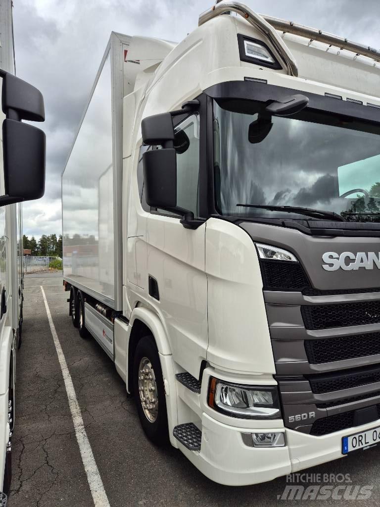 Scania 560R Tovornjaki zabojniki