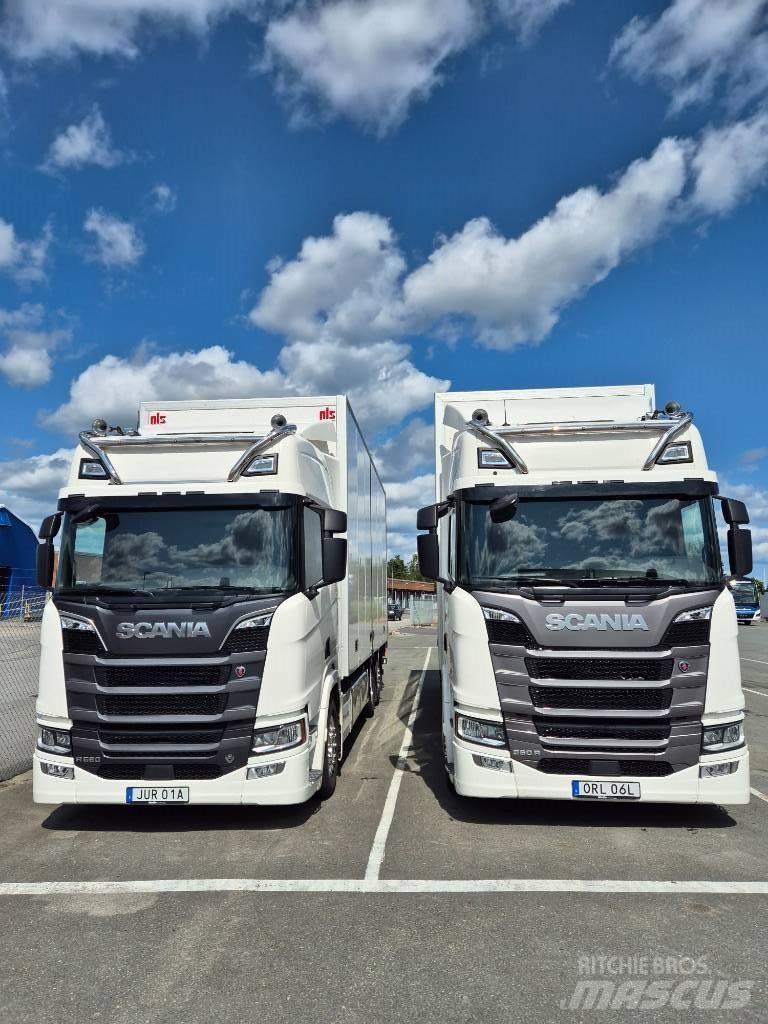 Scania 560R Tovornjaki zabojniki