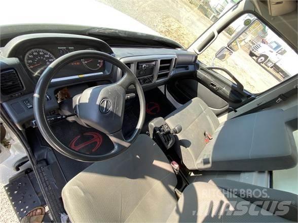 Hino 338 Tovornjaki zabojniki