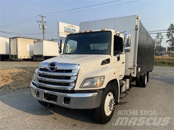 Hino 338 Tovornjaki s ponjavo