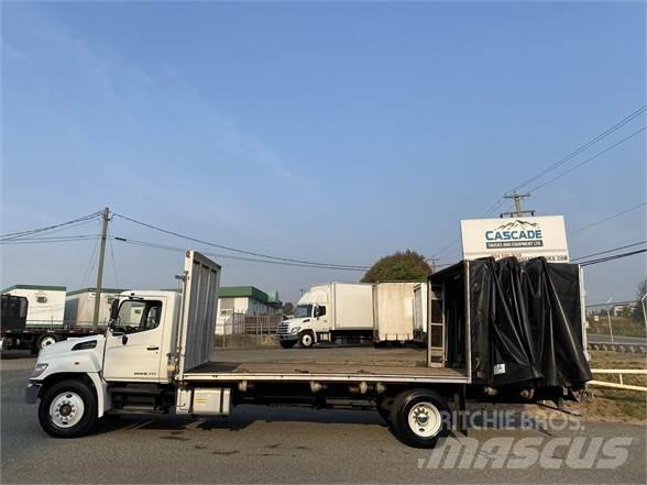 Hino 338 Tovornjaki s ponjavo
