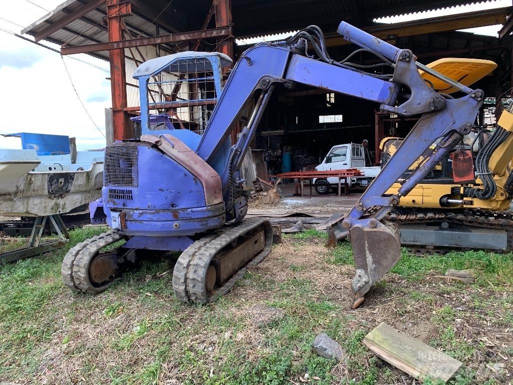 Komatsu PC28UU-2 Mini bagri <7t