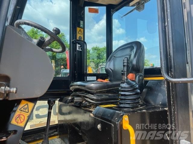 JCB 6ST Ne cestni demperji