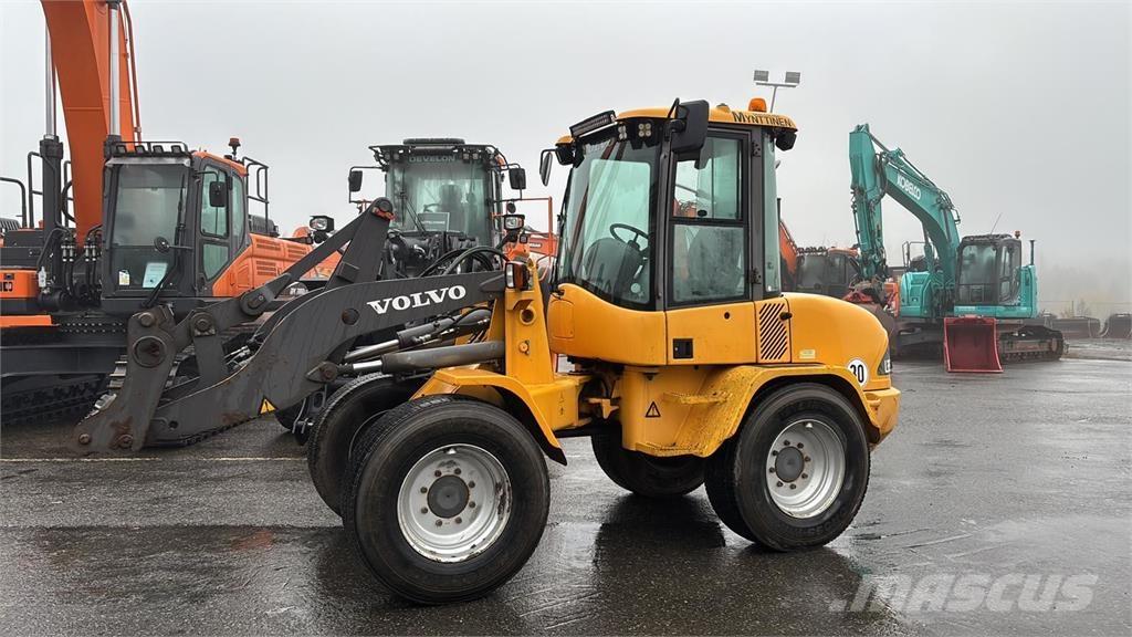 Volvo L35B Kolesni nakladalci