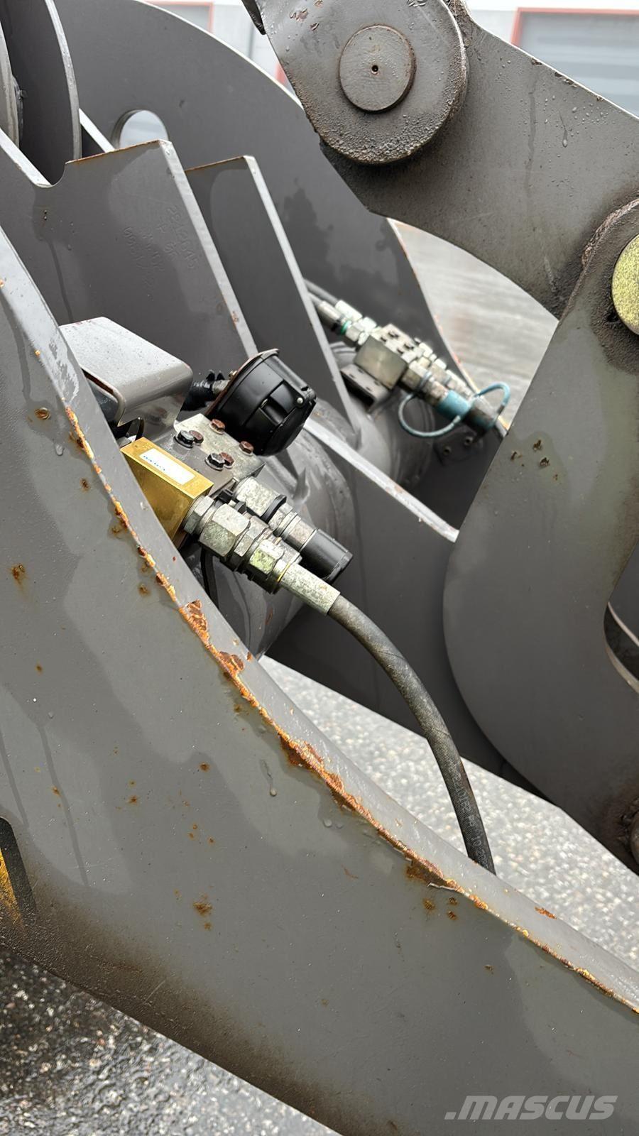 Volvo L35B Kolesni nakladalci