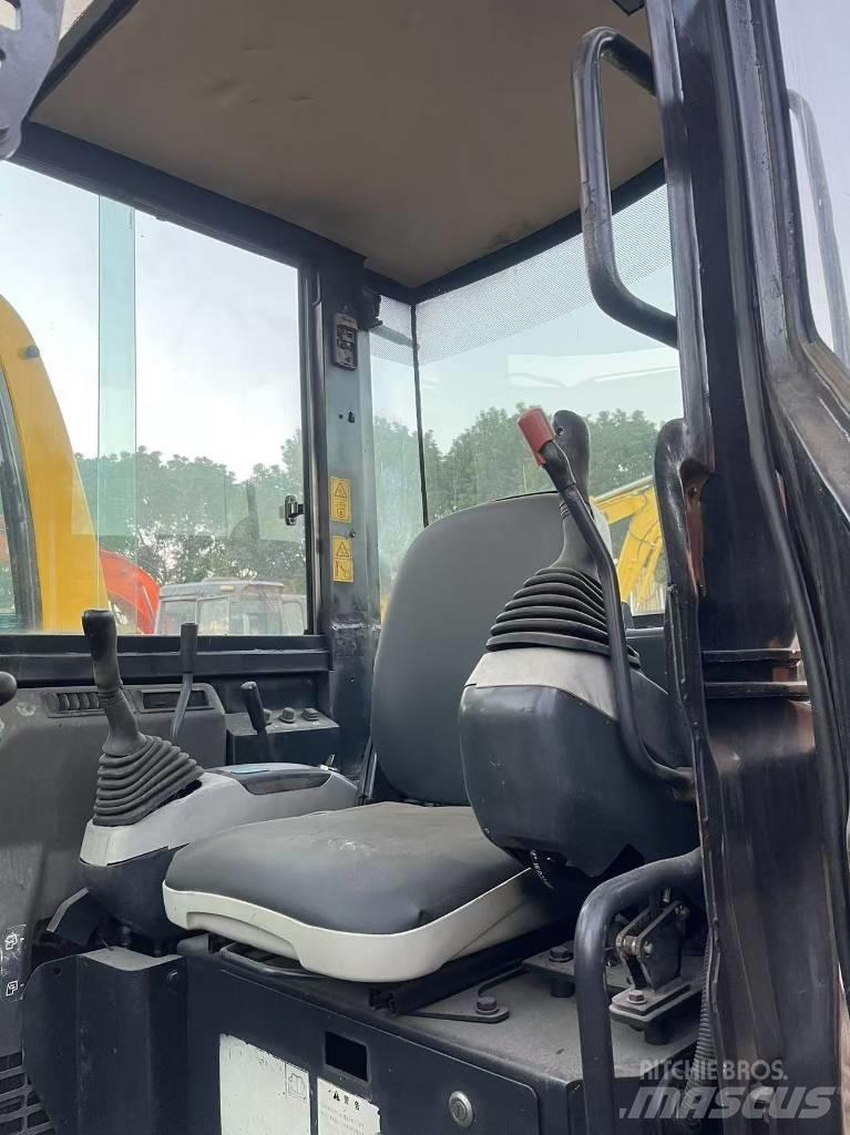 Komatsu PC 30 Bagri goseničarji