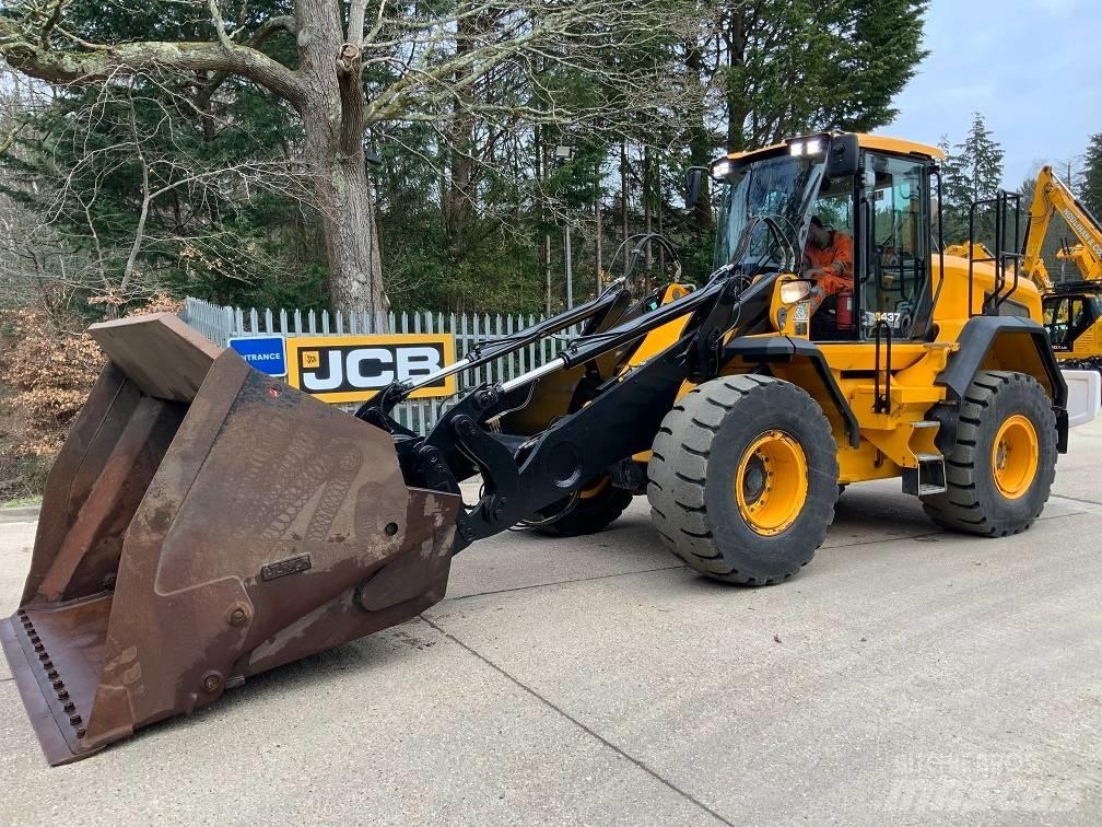 JCB 437 HT Kolesni nakladalci