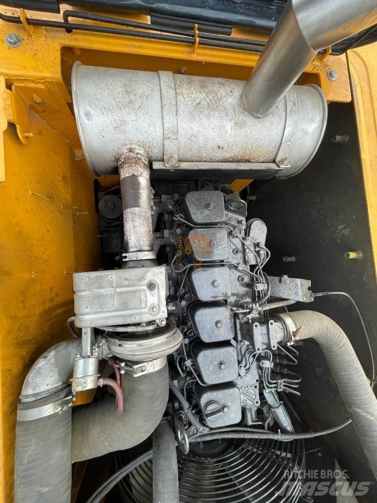 Hyundai 210W-9 Bagri na kolesih