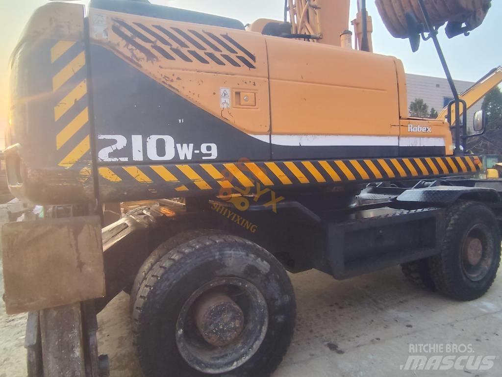 Hyundai 210W-9 Bagri na kolesih