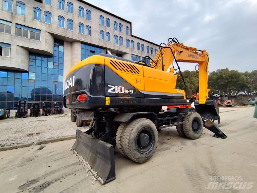 Hyundai 210W-9 Bagri na kolesih