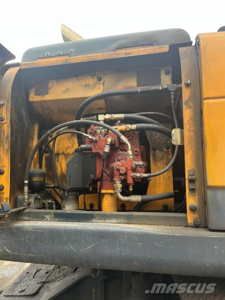 Hyundai R210W-9MH Bagri za prekladanje primarnih/sekundarnih surovin