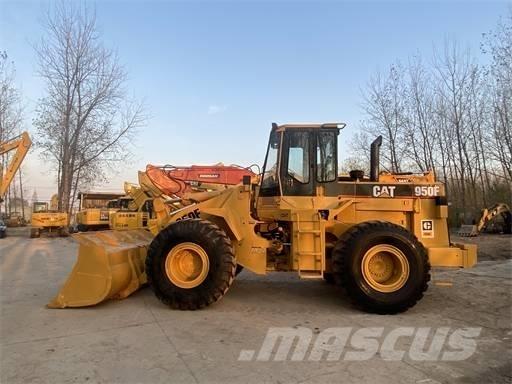 CAT 950F Kolesni nakladalci