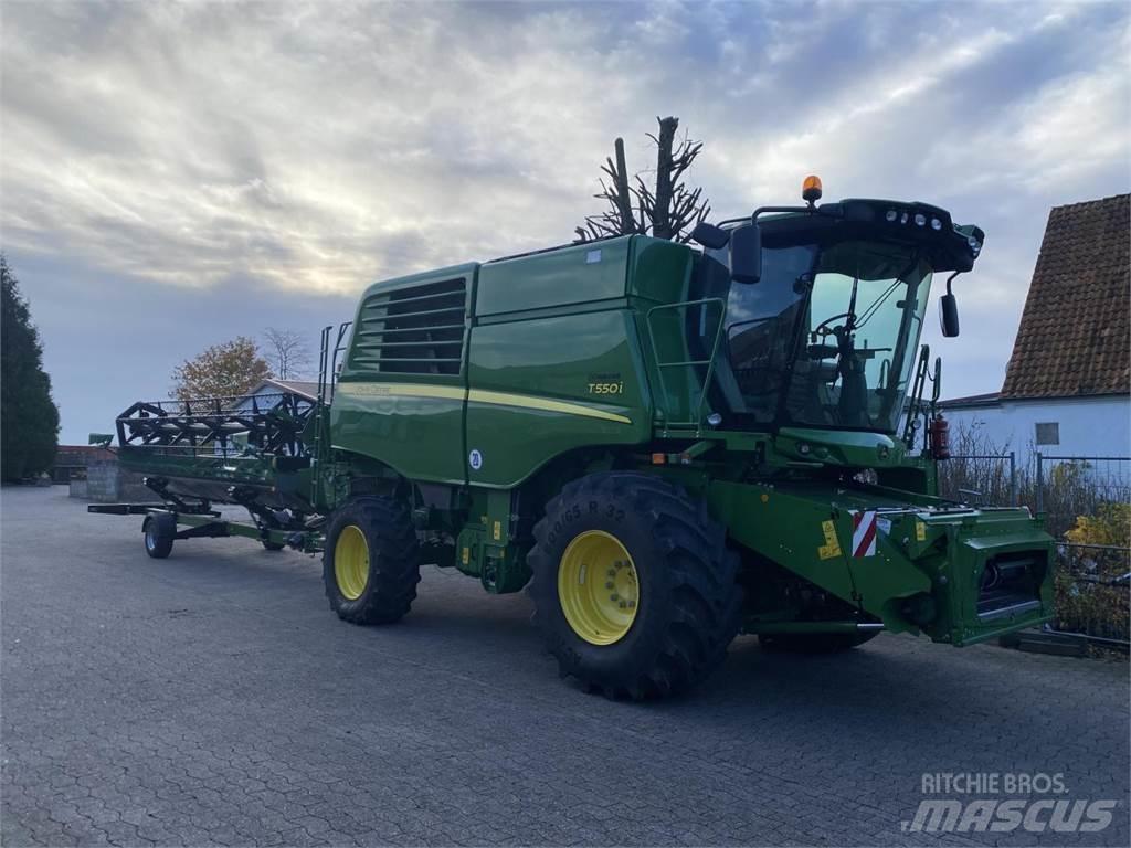 John Deere T550 Kombajni