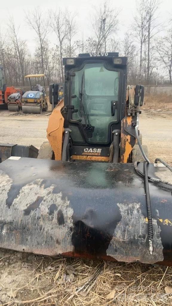 CASE SR 200 Skid steer mini nakladalci