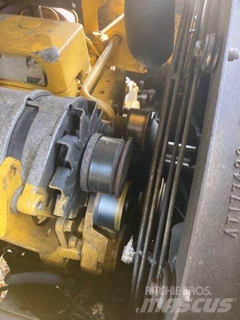John Deere 200 LC Stroji za kleščenje