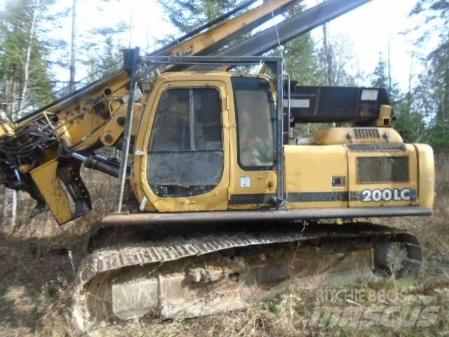 John Deere 200 LC Stroji za kleščenje