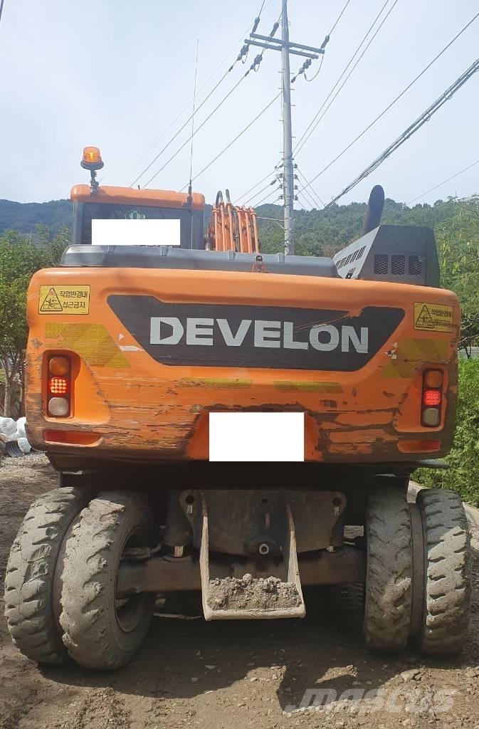 Doosan DX 140 W Bagri na kolesih