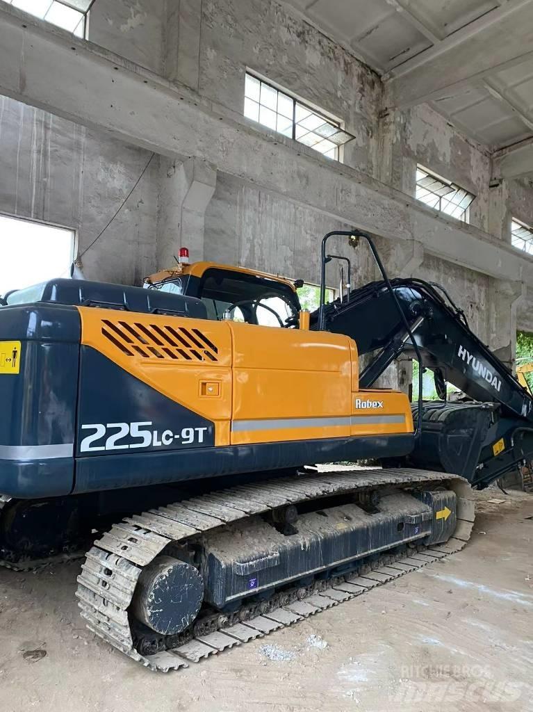 Hyundai 225LC-9 Bagri goseničarji