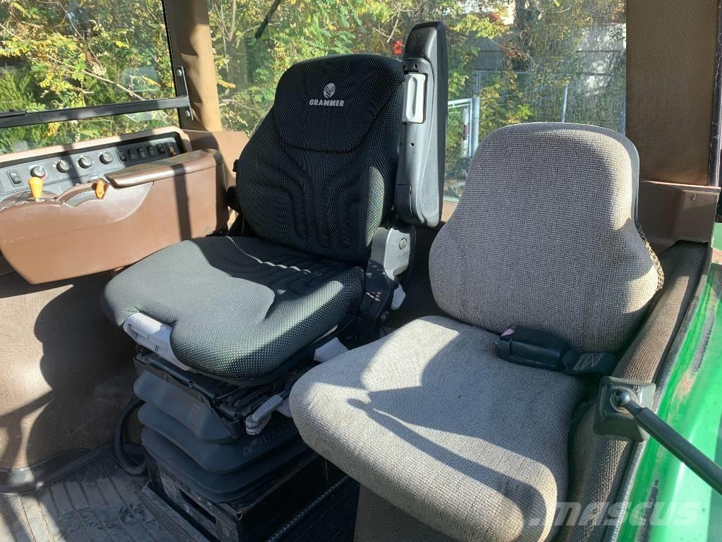 John Deere 8230 Traktorji