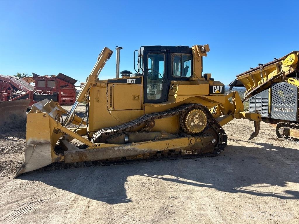 CAT D 6 T XL Buldožerji goseničarji