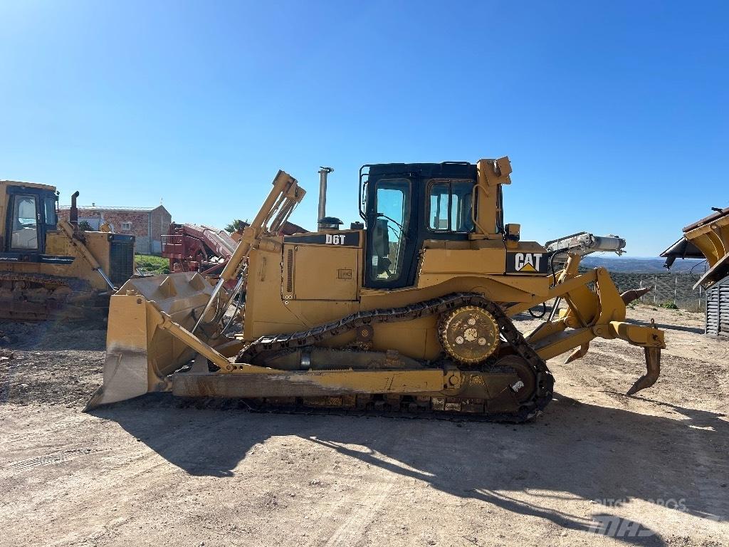 CAT D 6 T XL Buldožerji goseničarji