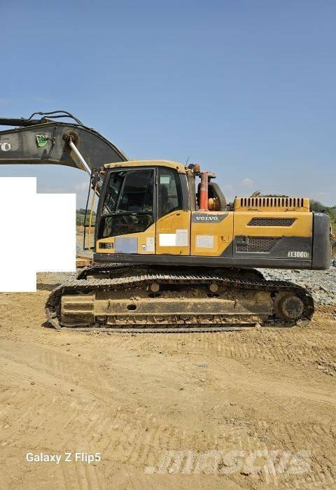 Volvo EC 300 D Bagri goseničarji