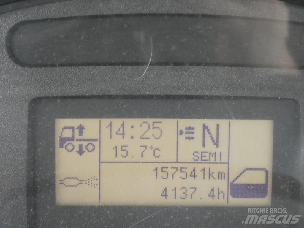 Iveco 120E 25 Tovornjaki zabojniki