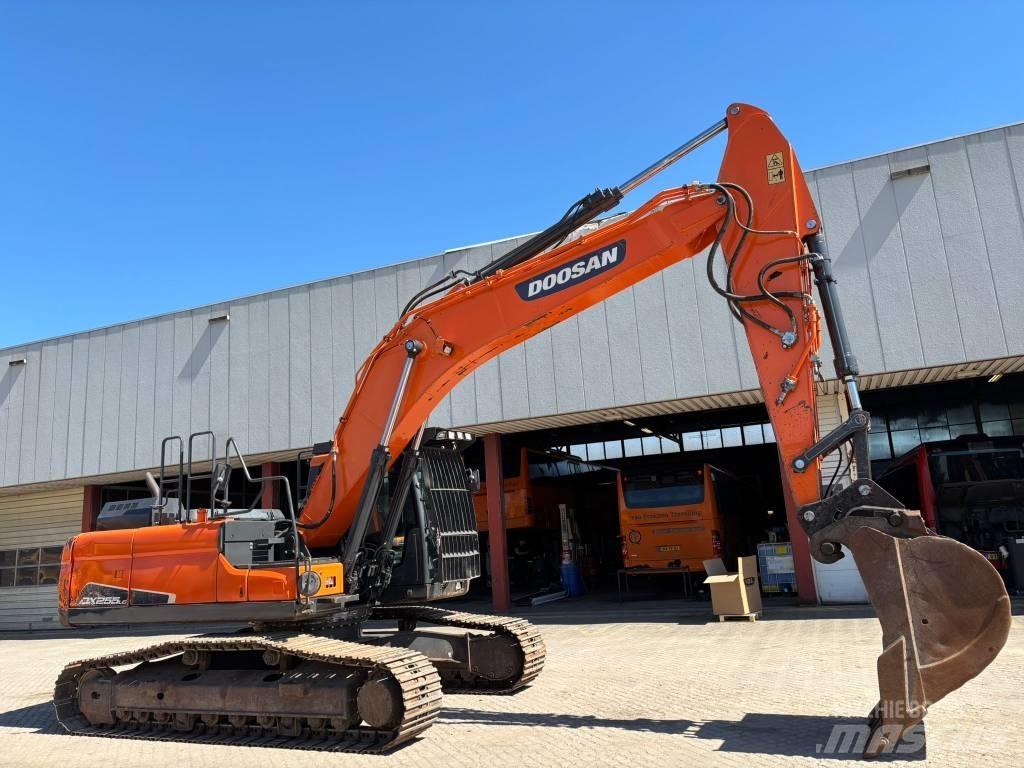 Doosan DX 255 NLC-5 Bagri goseničarji