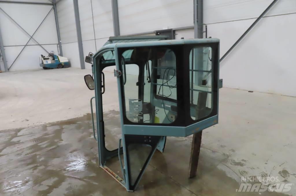 Yanmar Vio 75 Kabine in notranjost