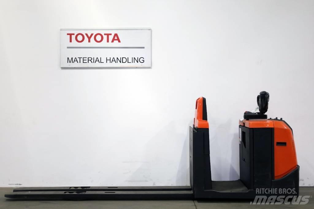 Toyota OSE 250 Nizko dvižni komisionirni viličar