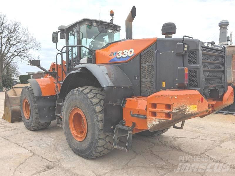 Hitachi ZW 330 Kolesni nakladalci