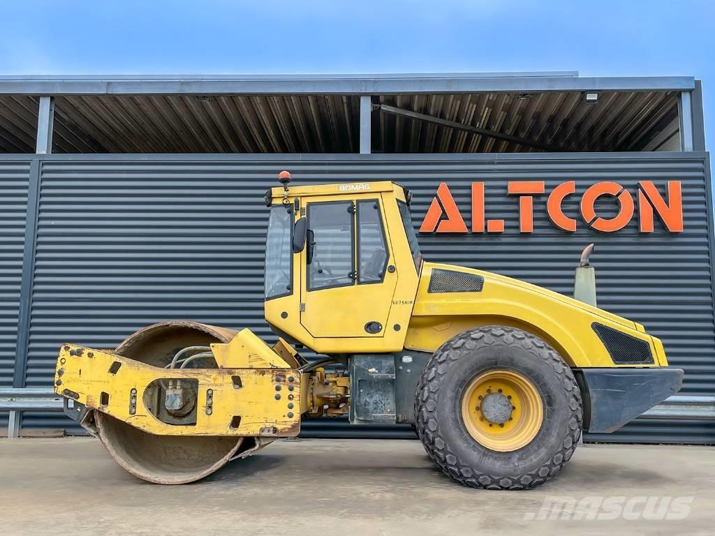 Bomag BW 213 DH-4 Enojni valjarji